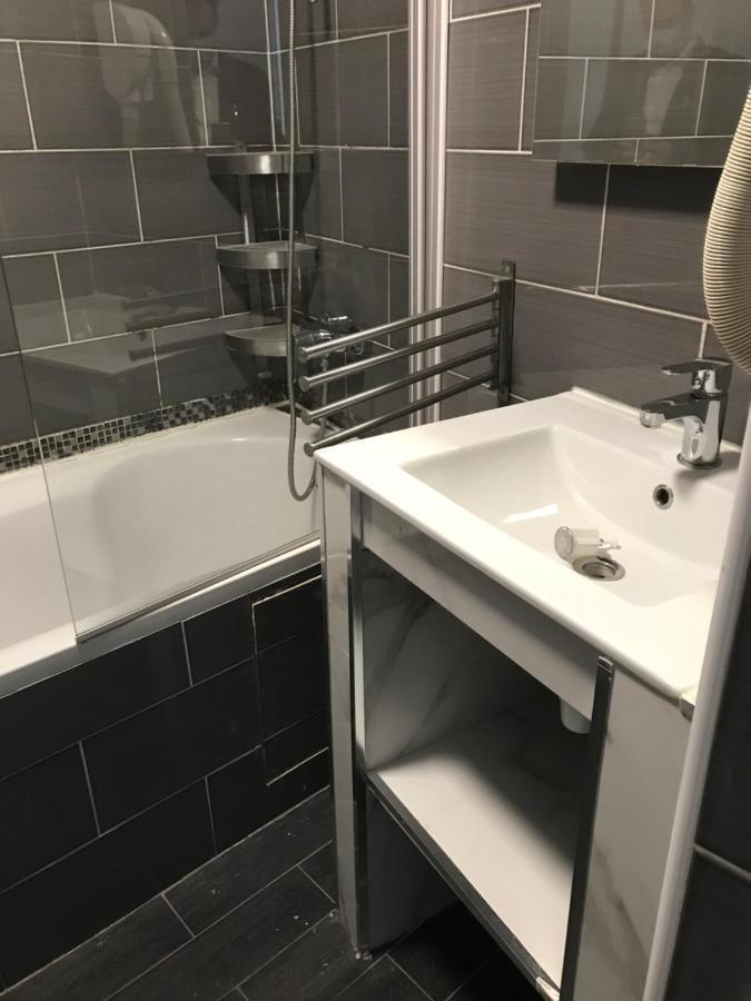 Hotel Arcotel 4 Minutes Du Palais Des Festivals - New Management New Team - Old Revievv 2*